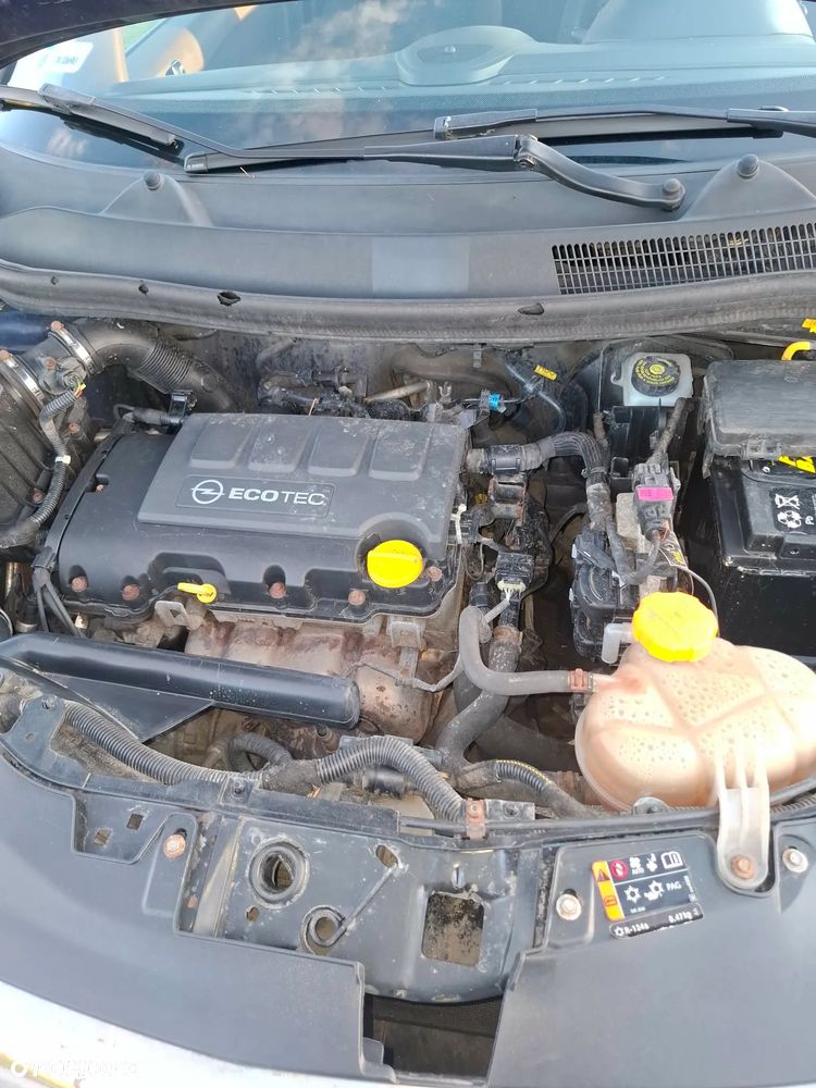 Opel Corsa 1.2 16V Enjoy - 9