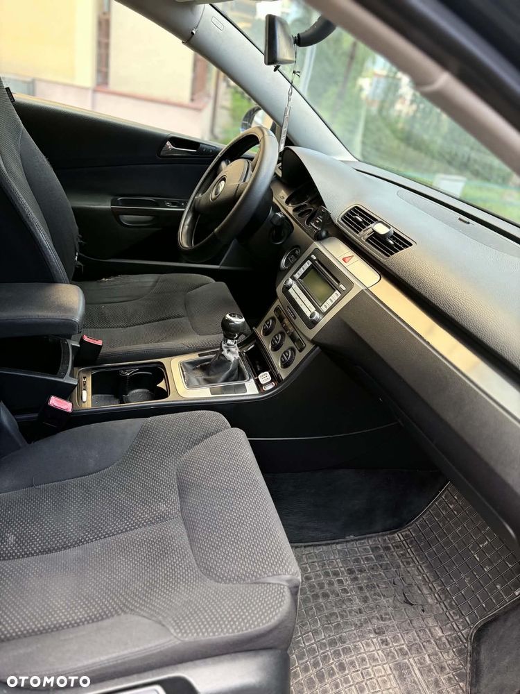 Volkswagen Passat 1.9 TDI Comfortline - 3