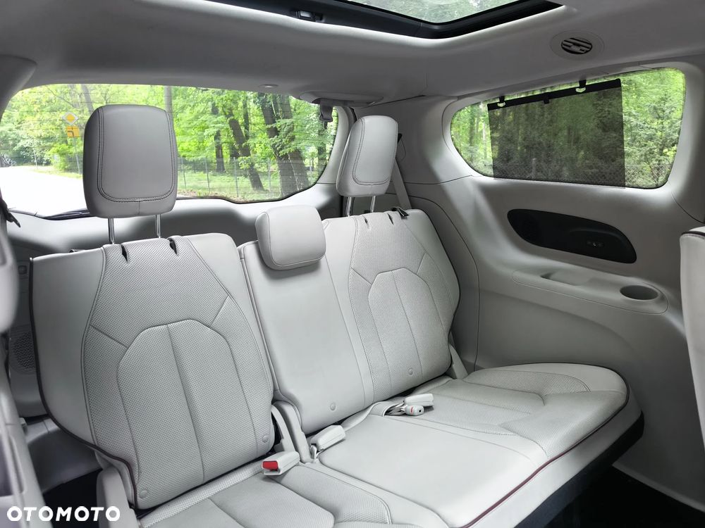 Chrysler Pacifica - 15
