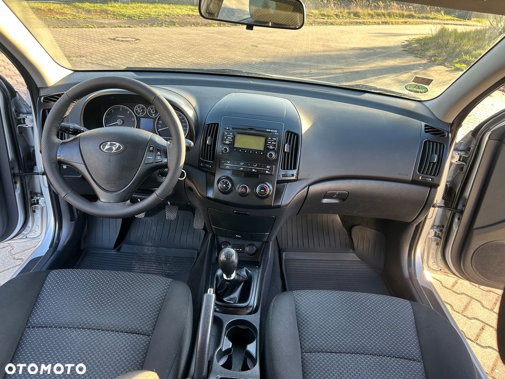 Hyundai i30 i30cw 1.6 CRDi FIFA WM Edition - 17