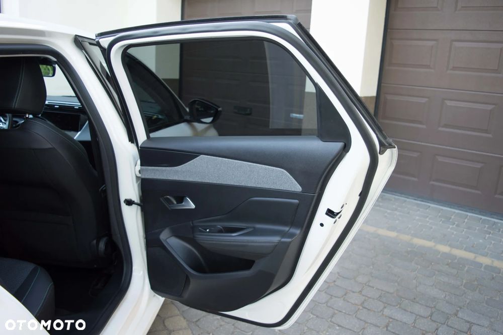 Peugeot 308 BlueHDi 130 EAT8 Allure - 29