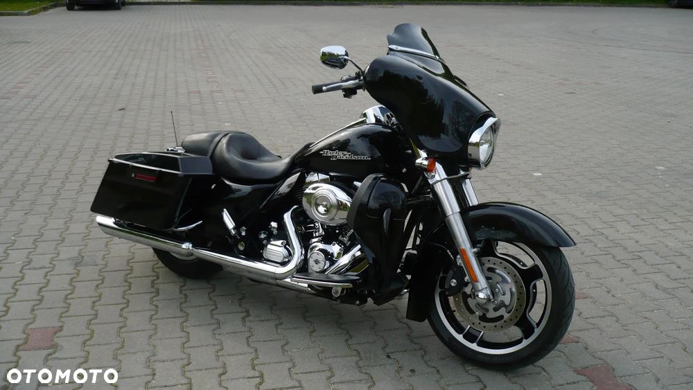 Harley-Davidson Touring Street Glide - 2