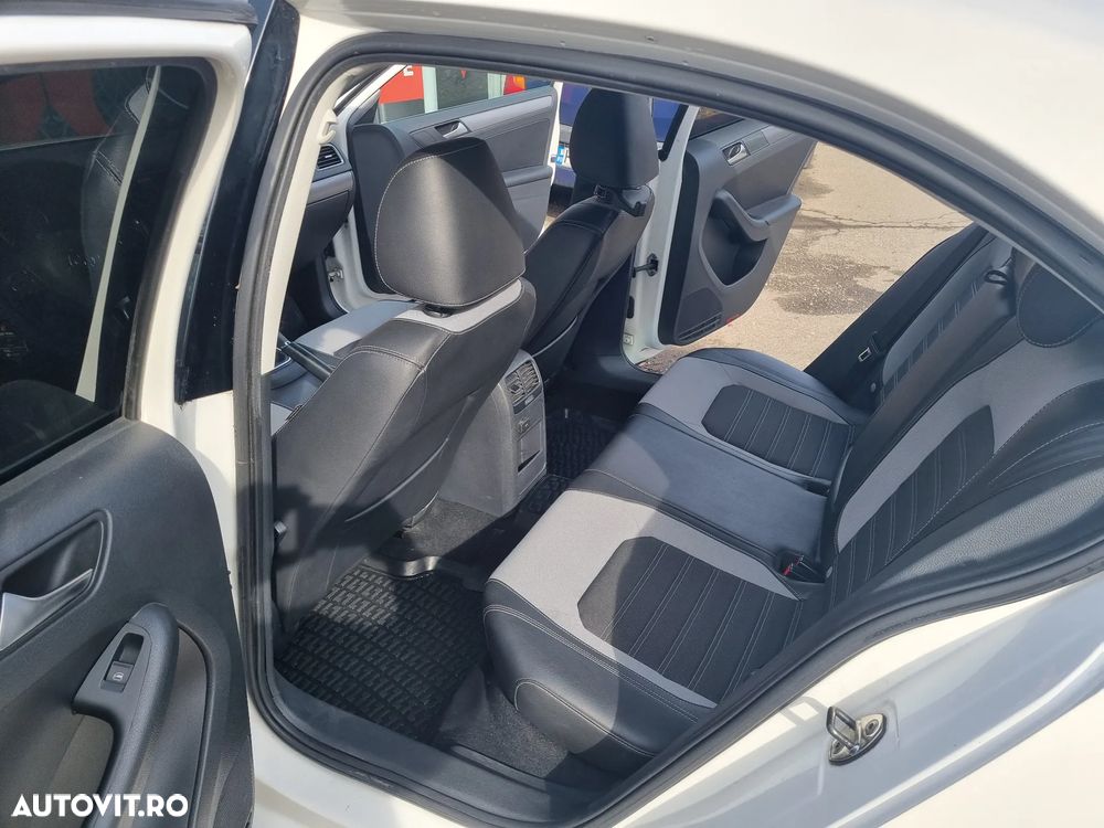 Volkswagen Jetta 2.0 TDI DPF Comfortline - 8