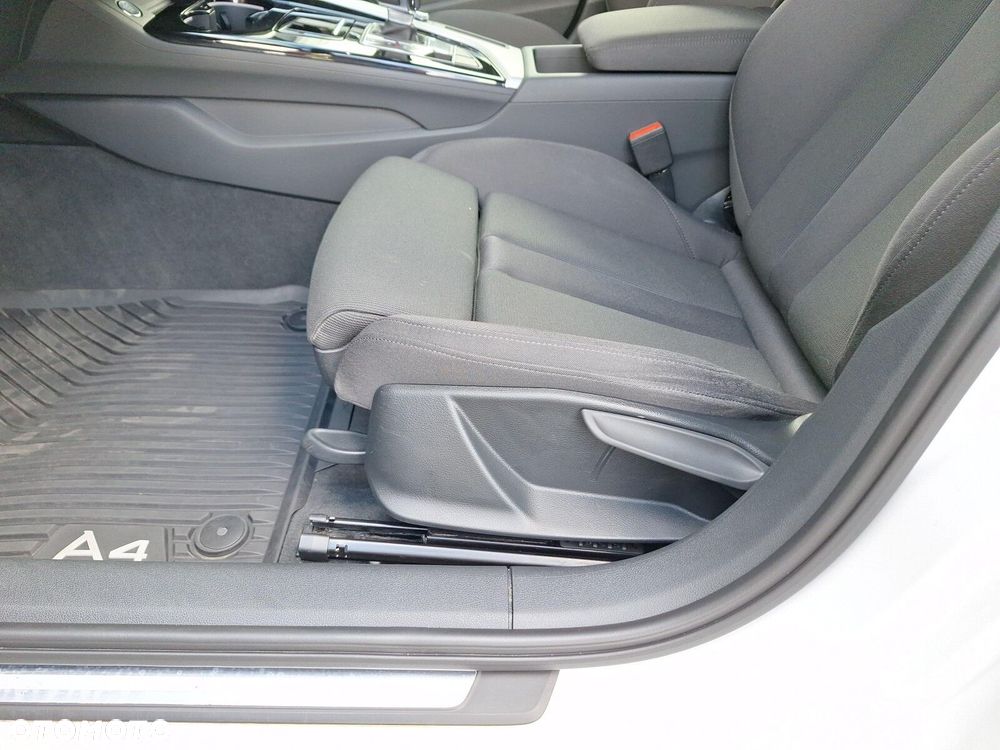Audi A4 Limousine - 14