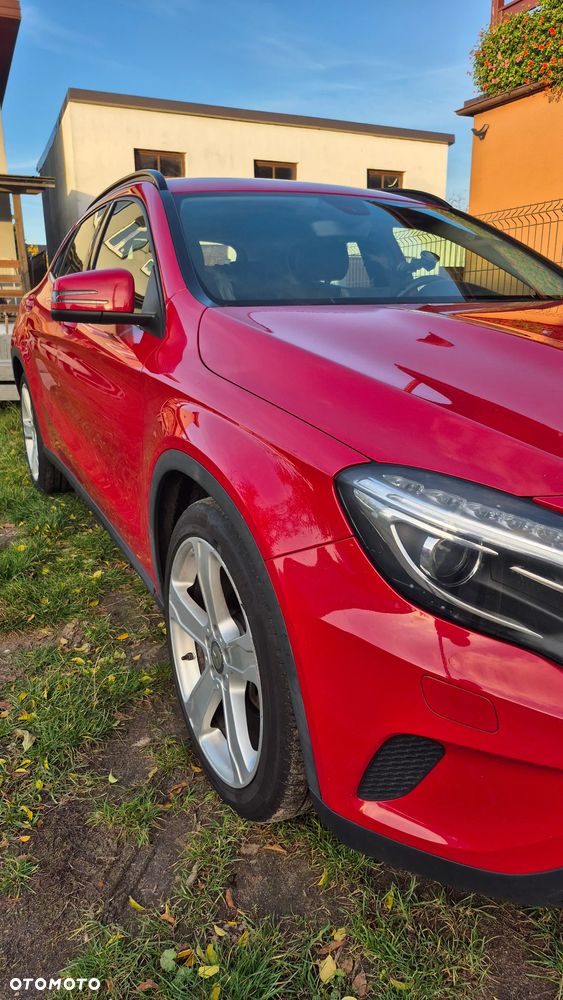 Mercedes-Benz GLA 200 - 2