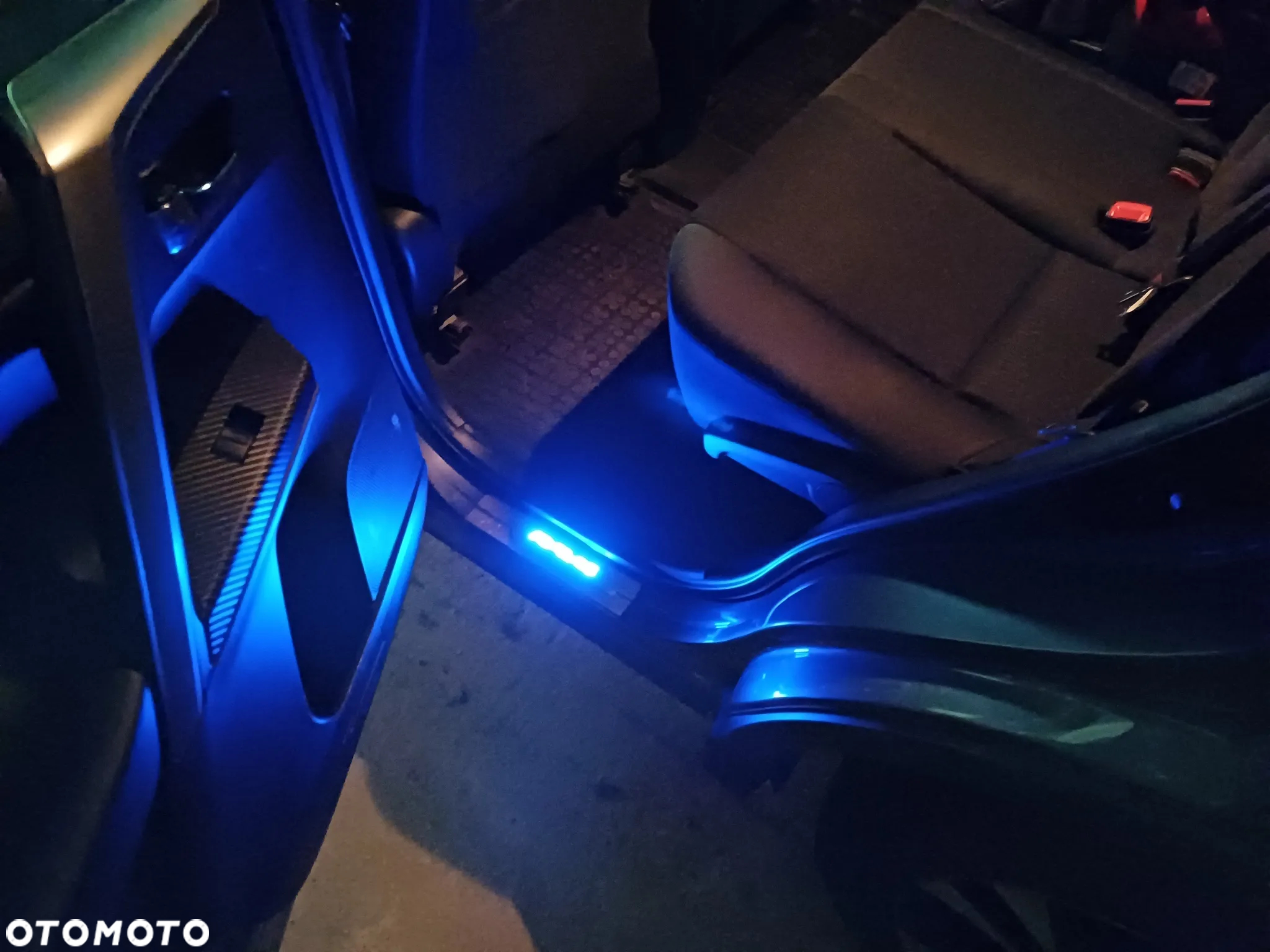 Toyota RAV4 - 10