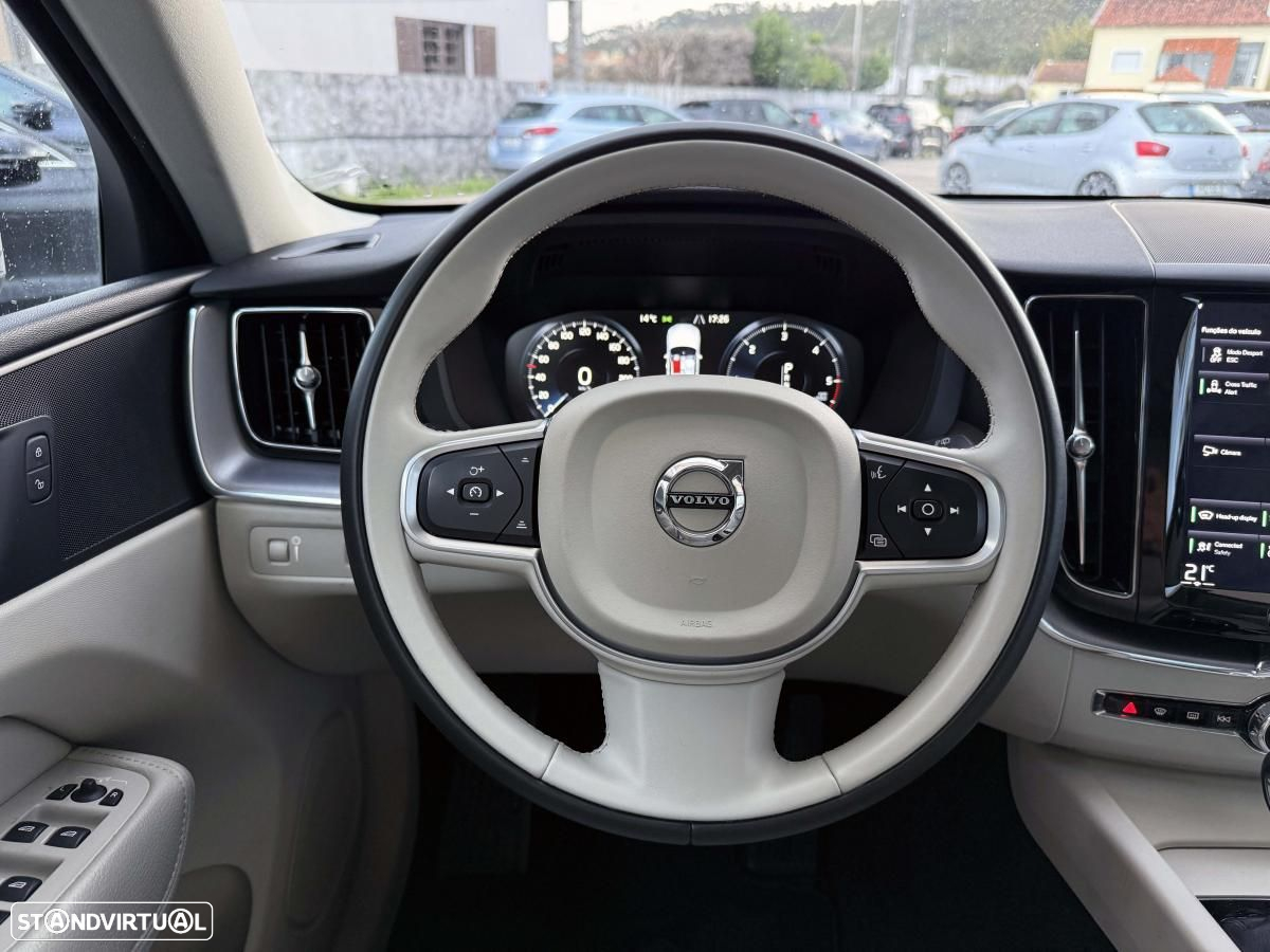 Volvo XC 60 2.0 D4 Momentum Plus Geartronic - 34