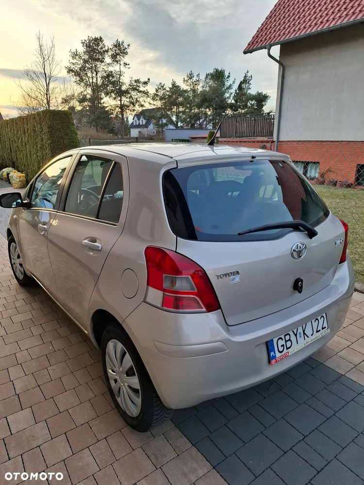 Toyota Yaris 1.33 Sol - 11