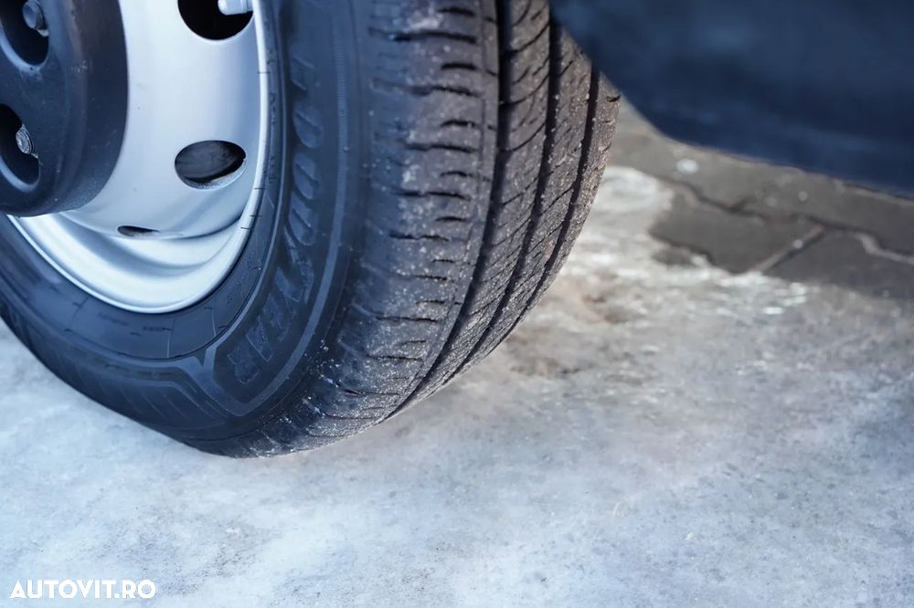 Renault MAXITY 140 / BALATĂ / DOUĂ TRANSPORTURI / MANUALĂ / 3 LOCURI / - 18