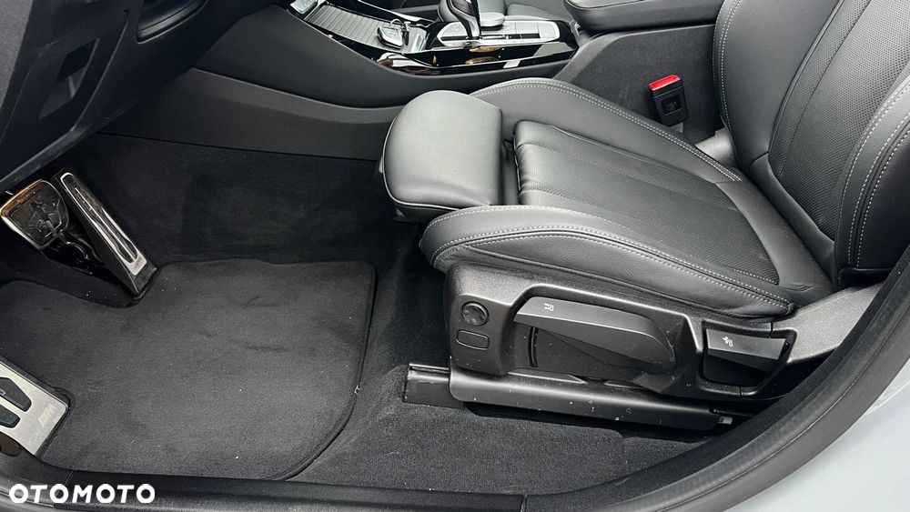 BMW X3 xDrive20d - 10