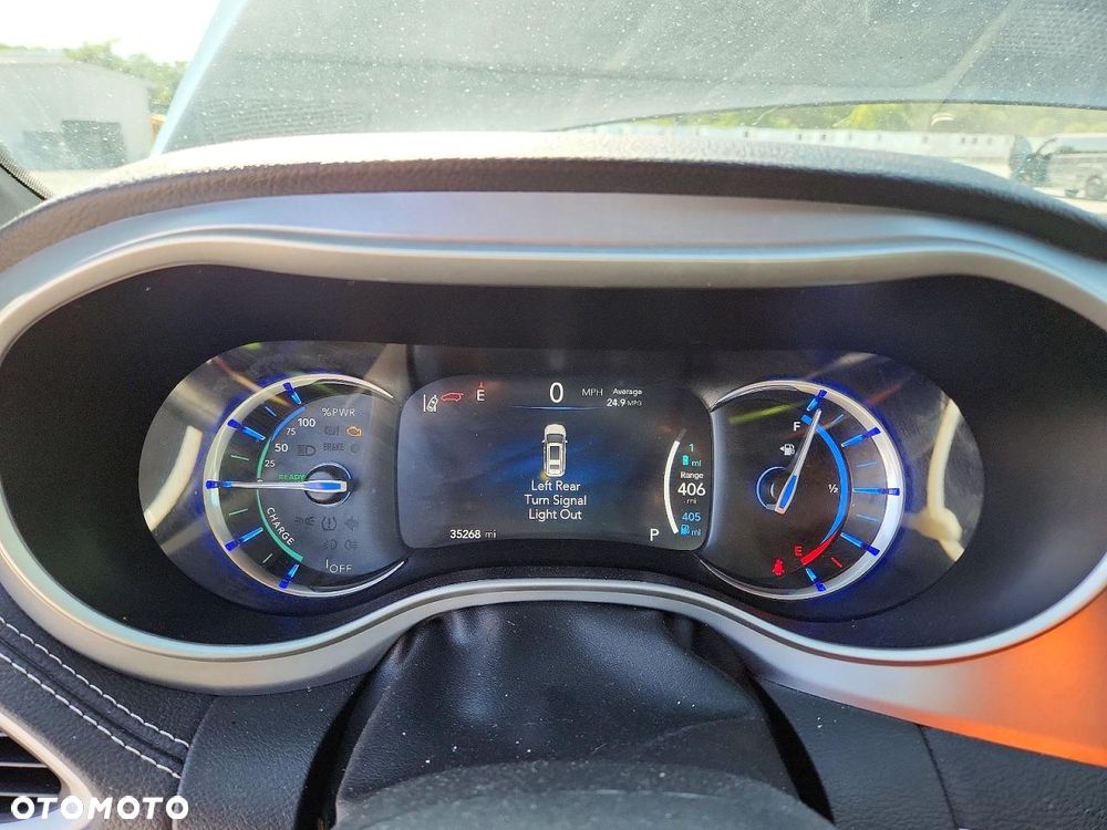 Chrysler Pacifica - 6