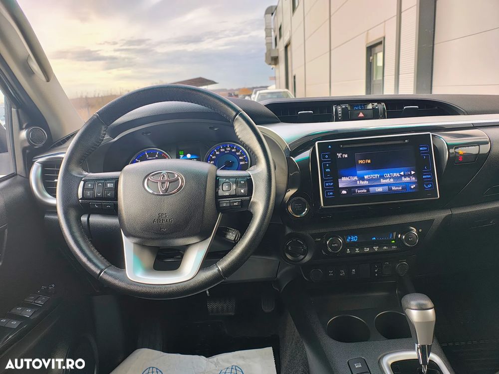 Toyota Hilux 4x4 Double Cab A/T Invincible - 10