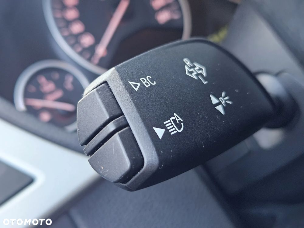 BMW 3GT 318d Luxury Line - 12