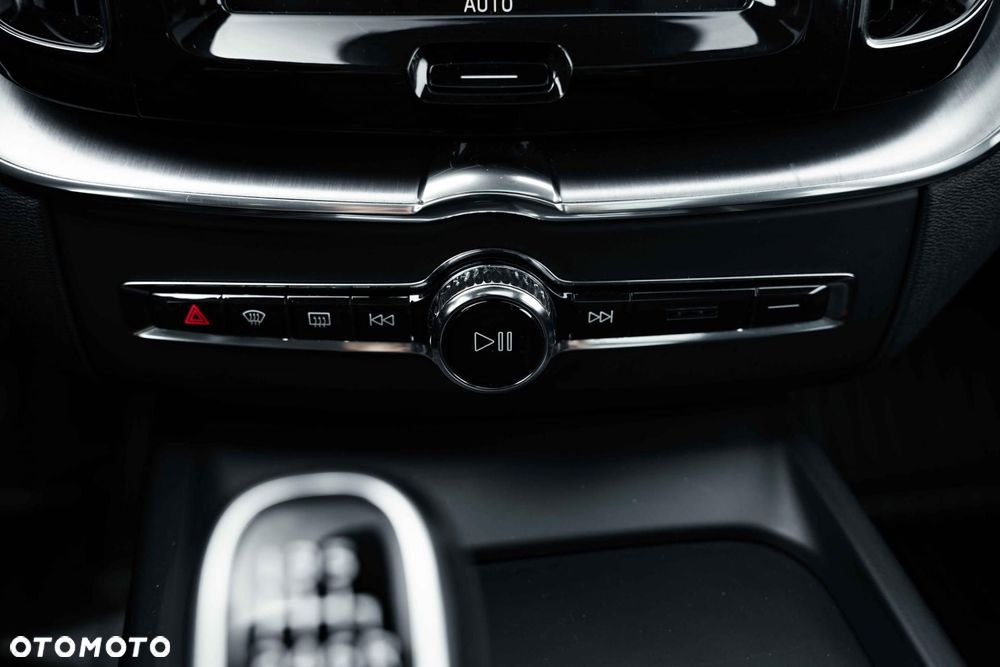 Volvo XC 60 D3 Momentum Pro - 21