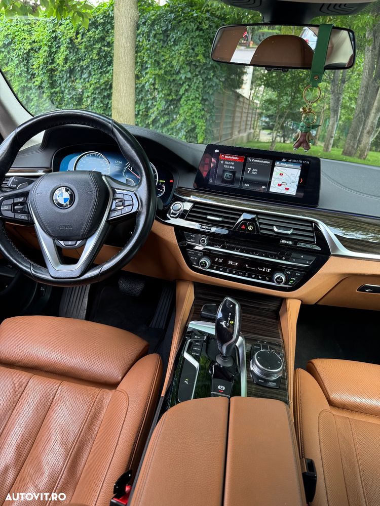 BMW Seria 5 520d xDrive AT - 12