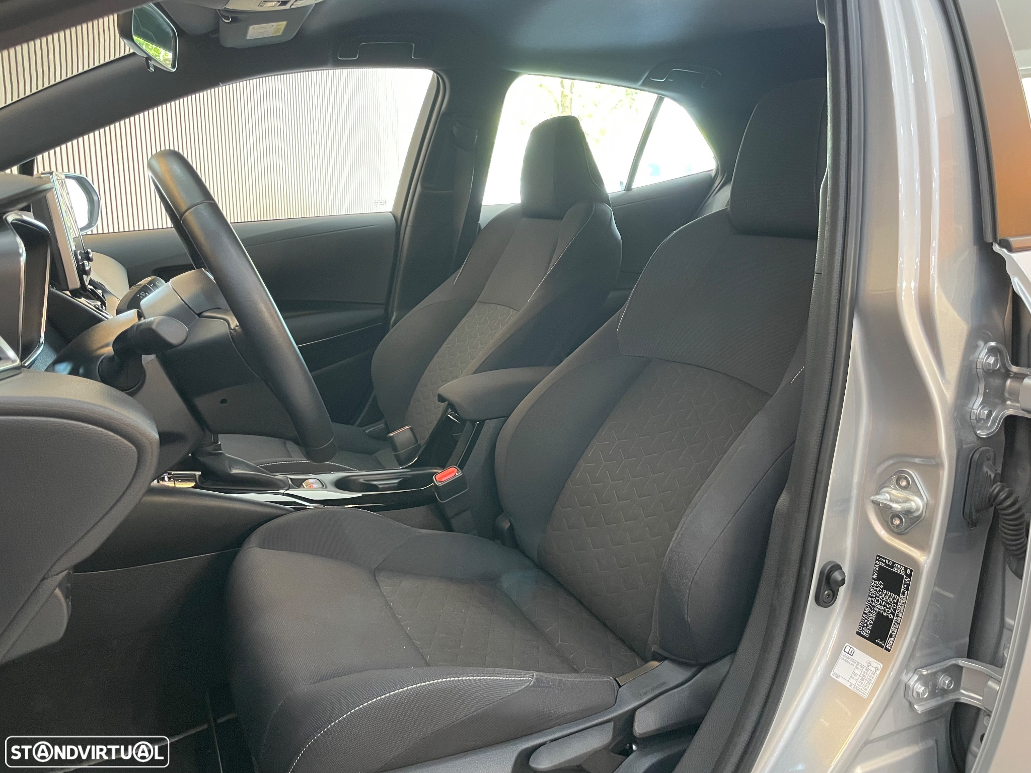 Toyota Corolla 1.8 Hybrid Exclusive - 10