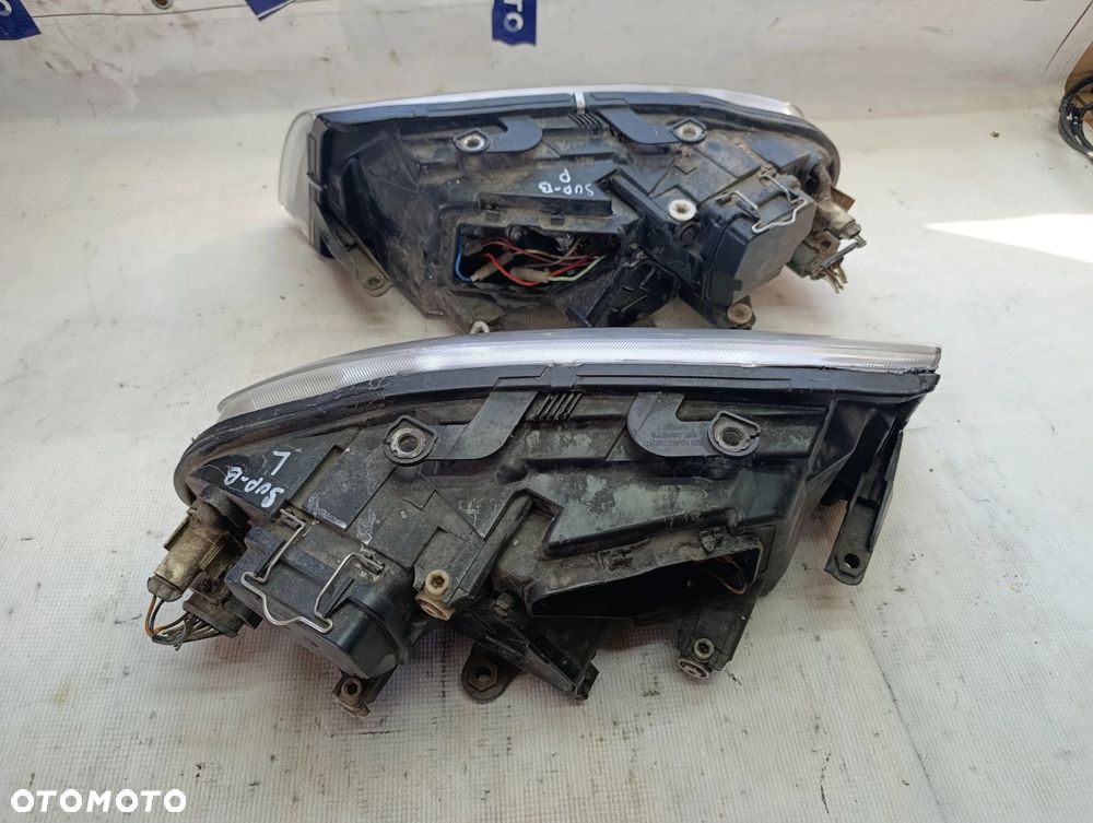 Superb lampa przednia przód LEWA Europa soczewka bez uszkodzeń Skoda - 2