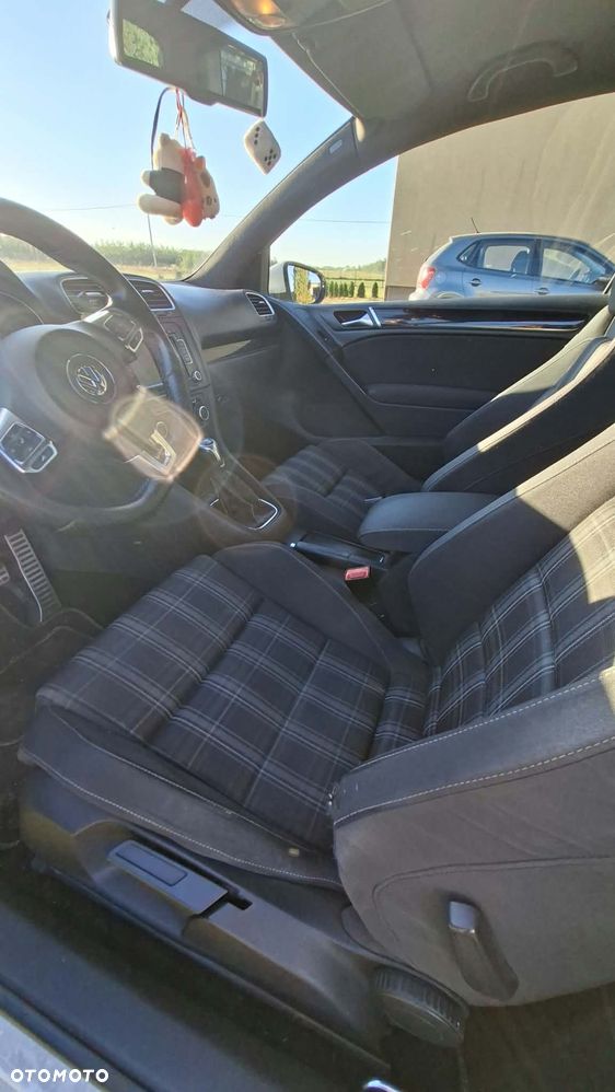 Volkswagen Golf - 17