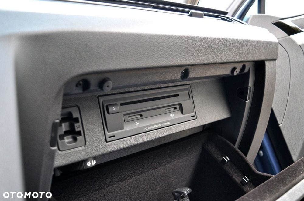 Volkswagen Passat - 30