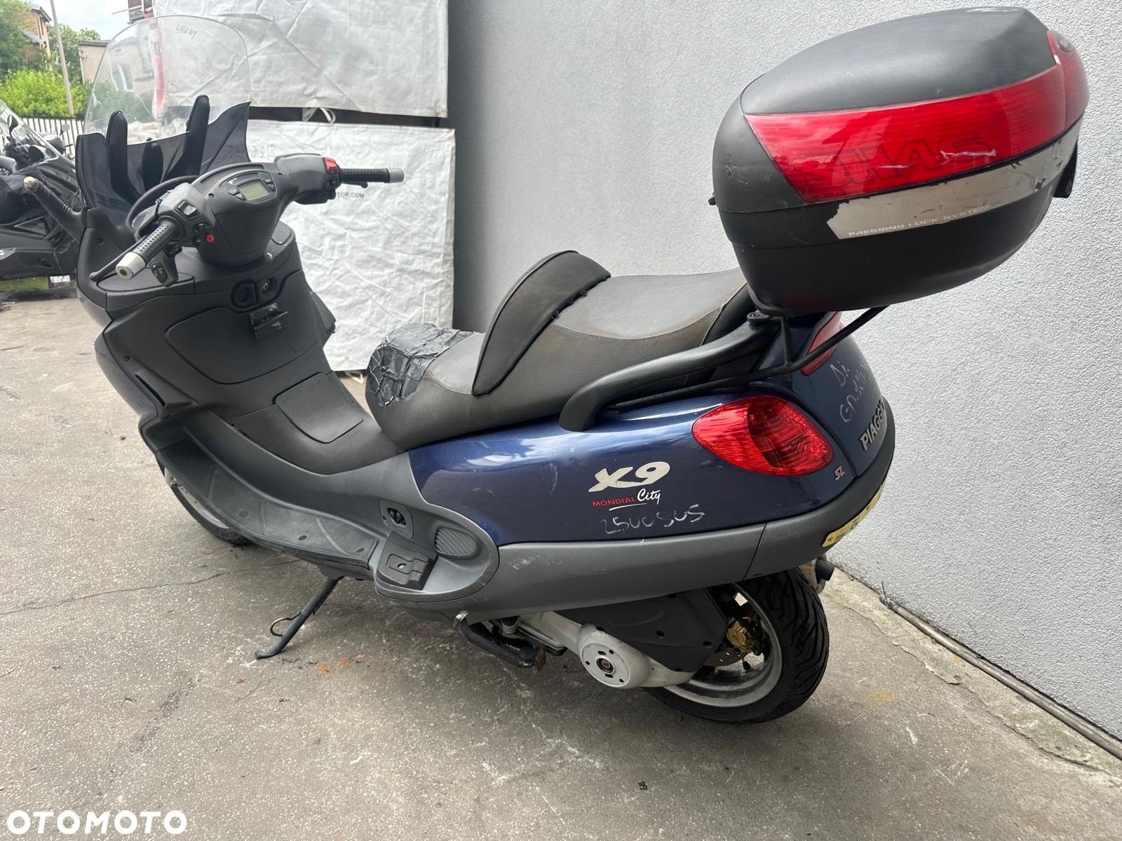 Piaggio X9 - 9