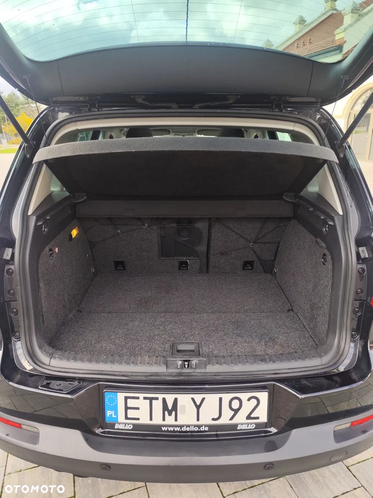 Volkswagen Tiguan - 12