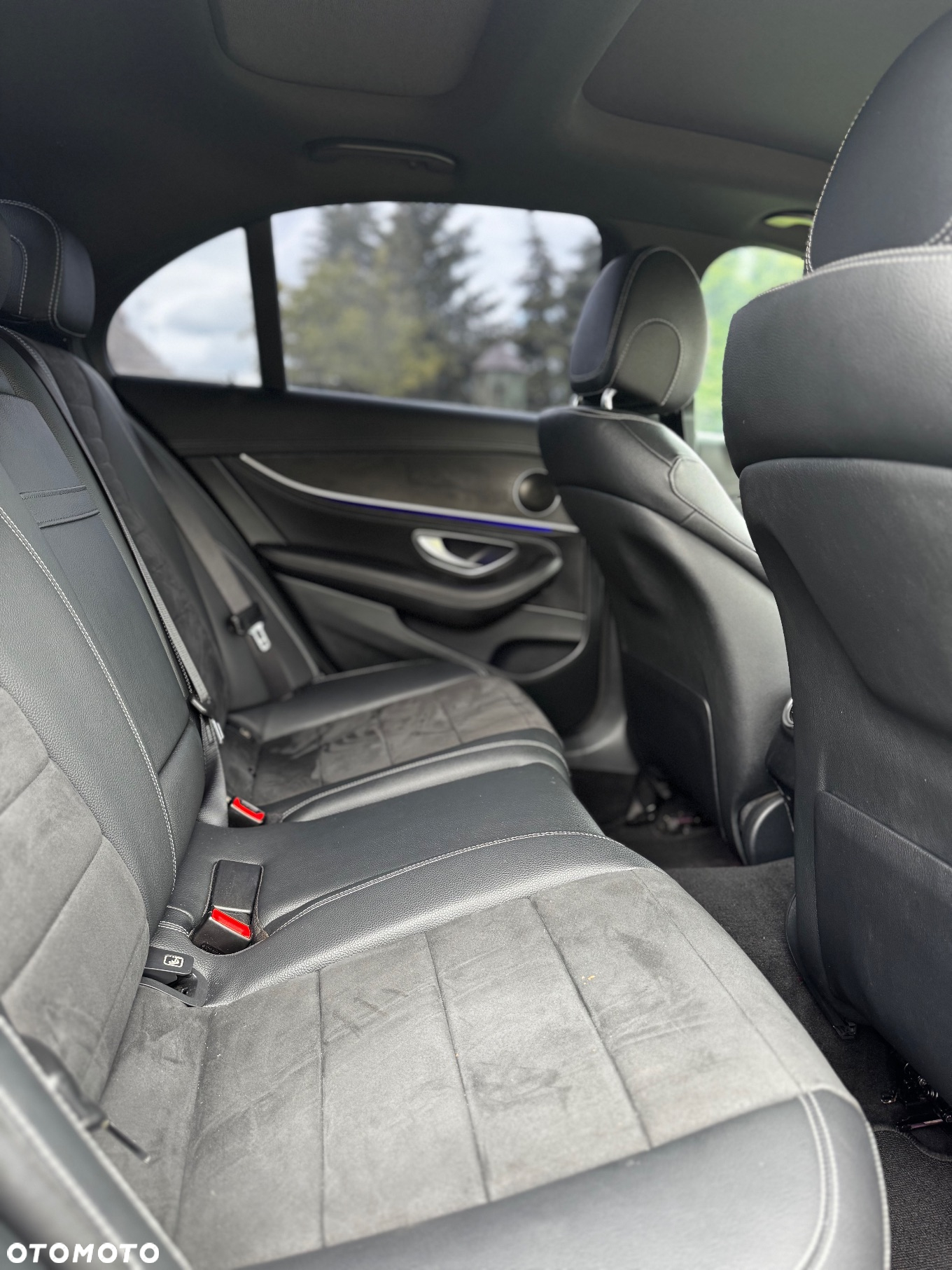 Mercedes-Benz Klasa E 350 d T 9G-TRONIC AMG Line - 21