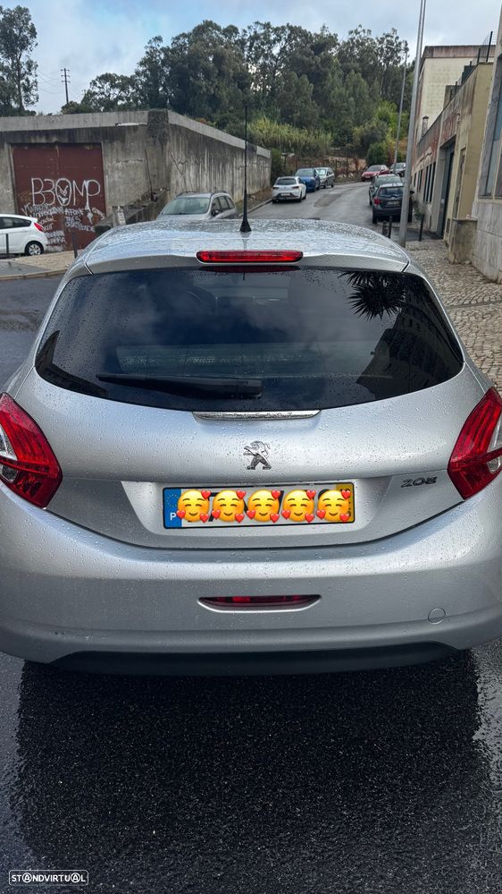Peugeot 208 1.4 HDi - 1