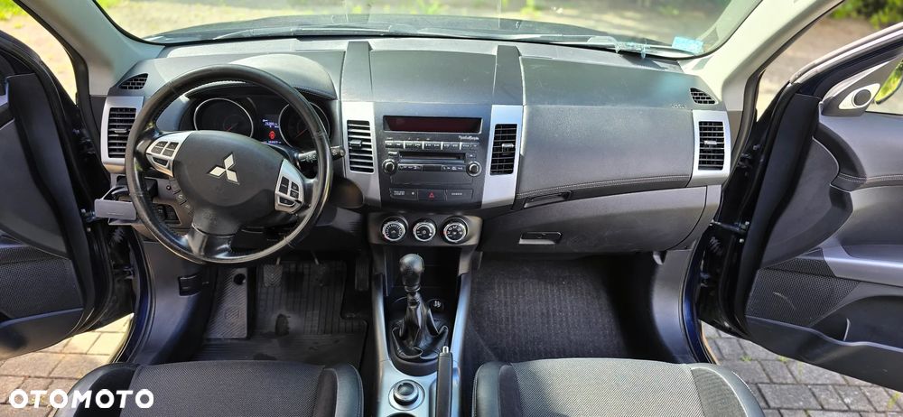 Mitsubishi Outlander - 13