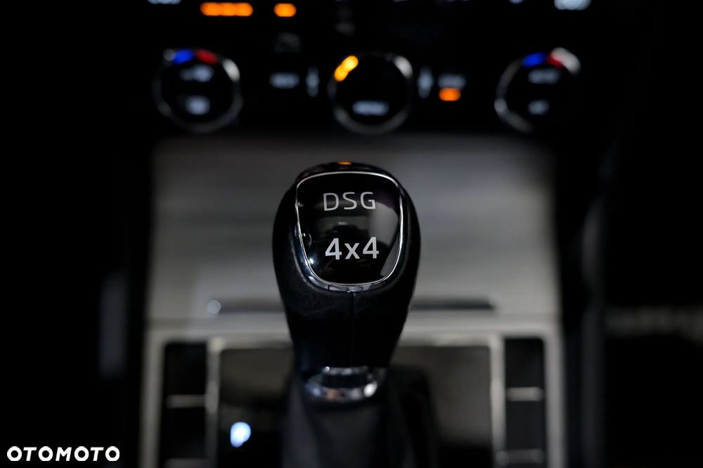 Skoda Superb 2.0 TDI SCR 4x4 Style DSG - 24