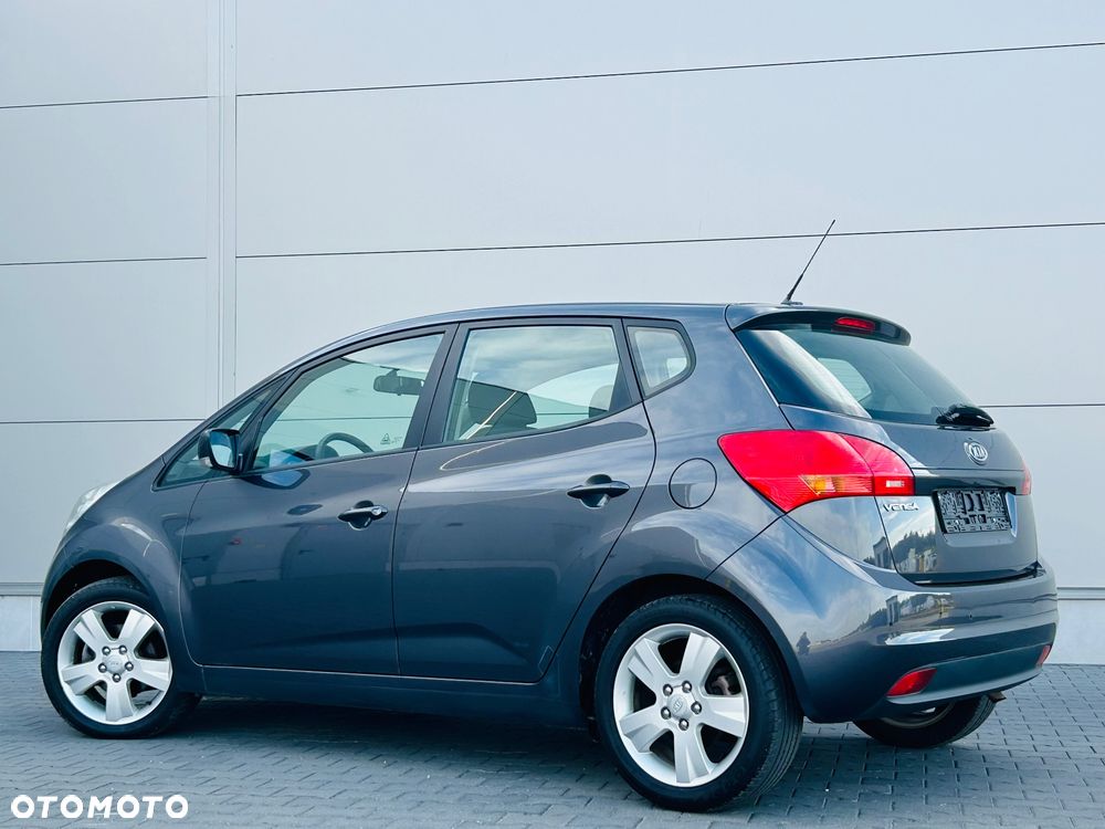 Kia Venga 1.6 L - 11