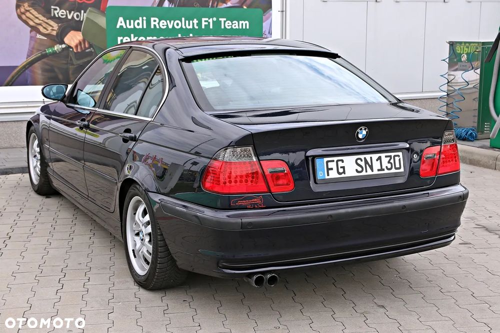 BMW Seria 3 320i - 18