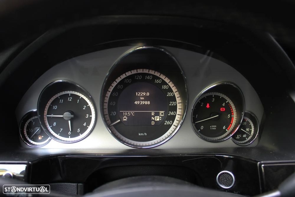 Mercedes-Benz E 350 CDI Avantgarde BlueEfficiency - 35