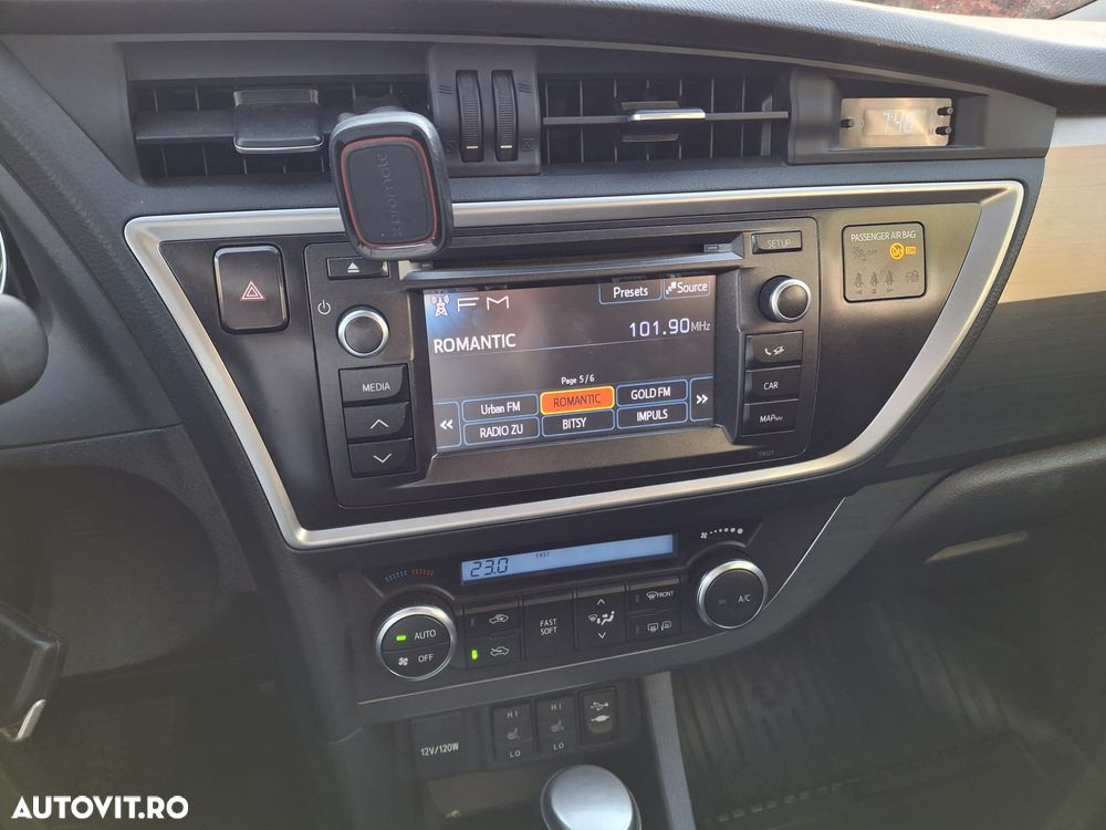 Toyota Auris 1.6 L Valvematic CVT Luna - 8