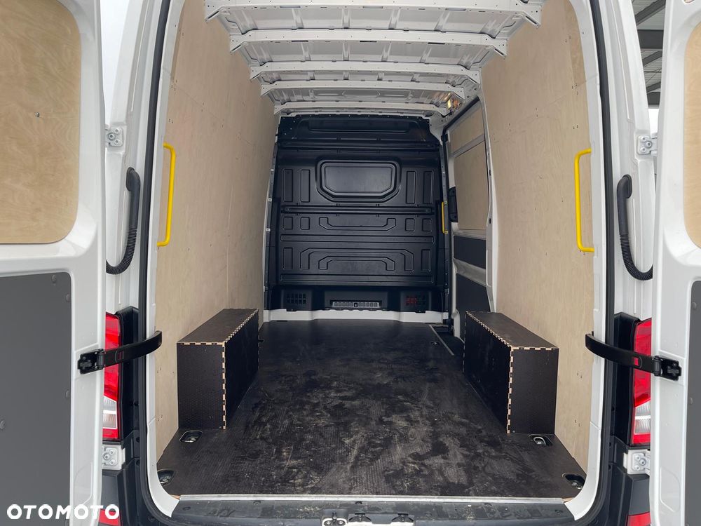 Volkswagen Crafter - 13
