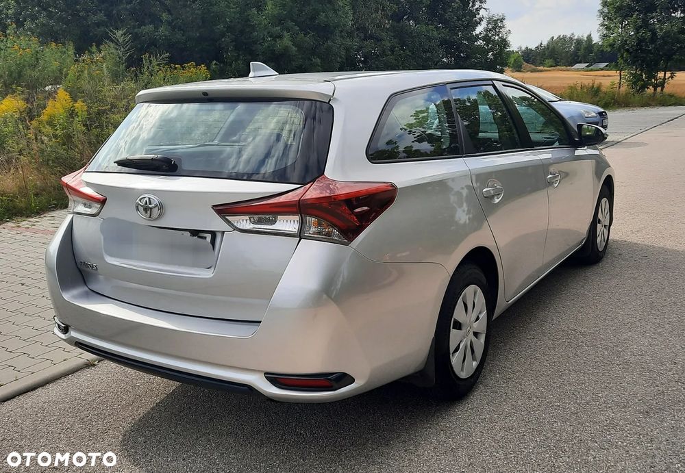 Toyota Auris 1.6 Active - 3