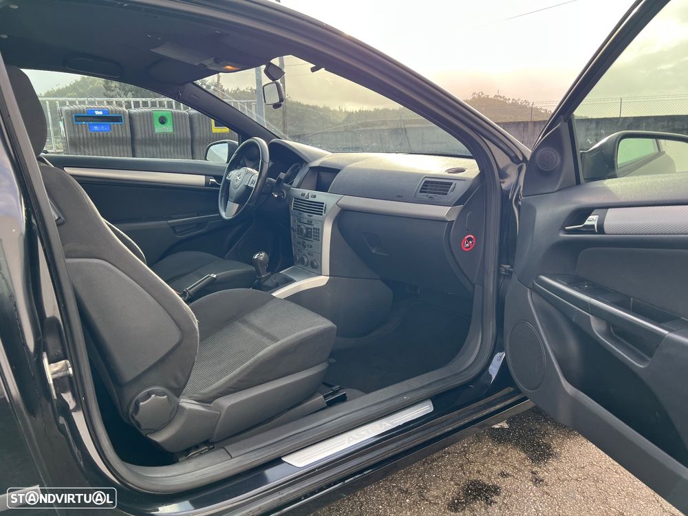 Opel Astra GTC 1.3 CDTI - 11