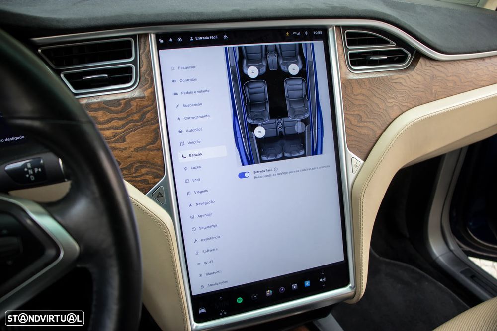 Tesla Model X 90D - 18