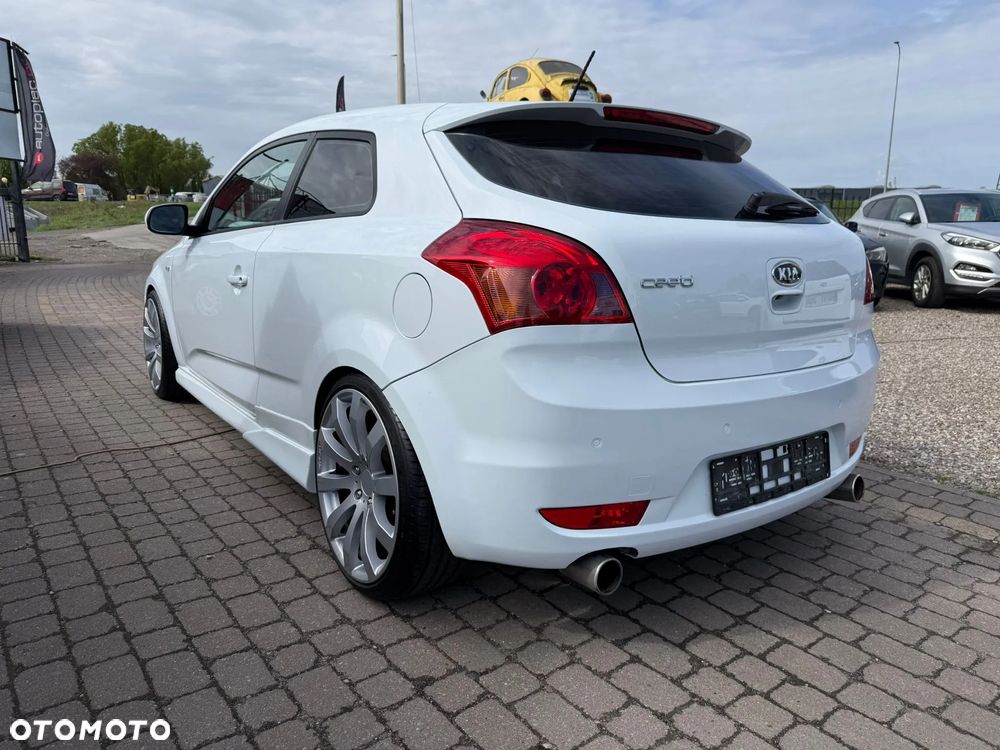 Kia ProCeed - 21