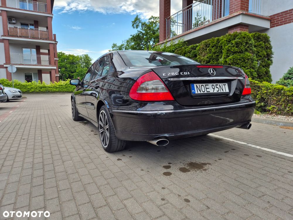 Mercedes-Benz Klasa E 280 CDI 4Matic Automatik Avantgarde DPF - 3