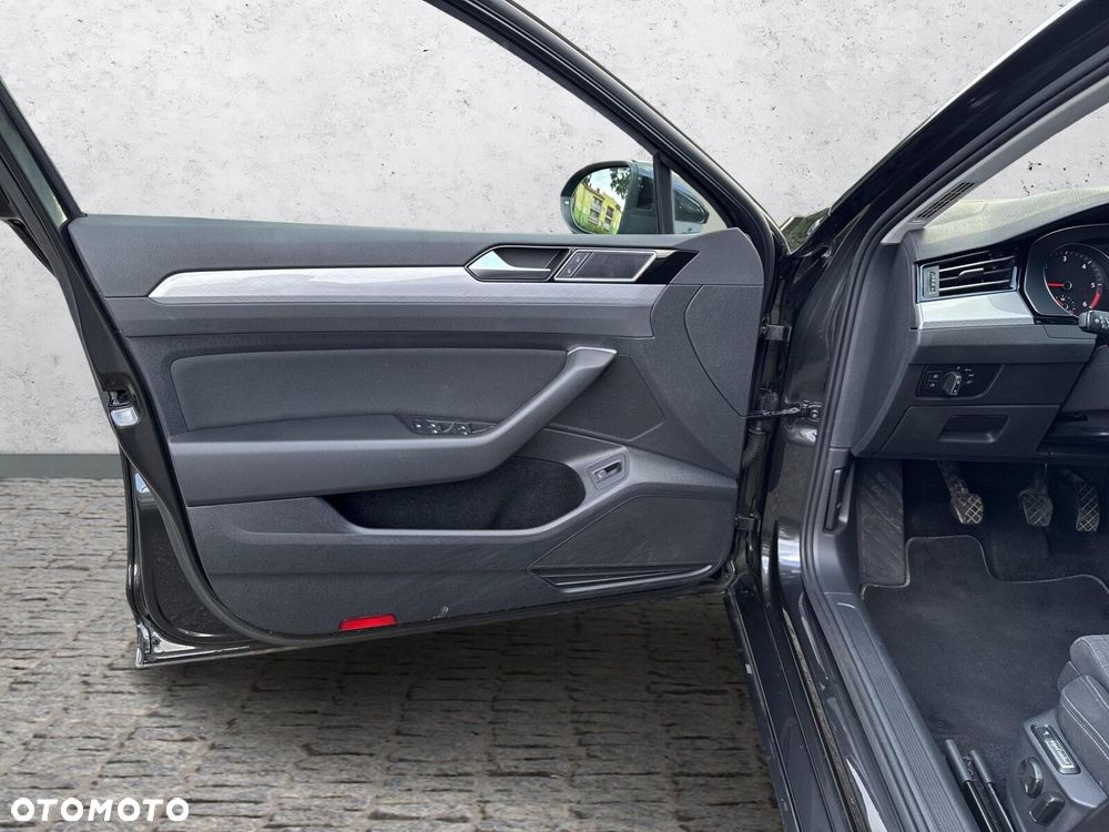 Volkswagen Passat 2.0 TDI EVO Business - 10