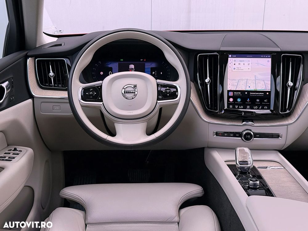 Volvo XC 60 B4 B Plus Dark - 27