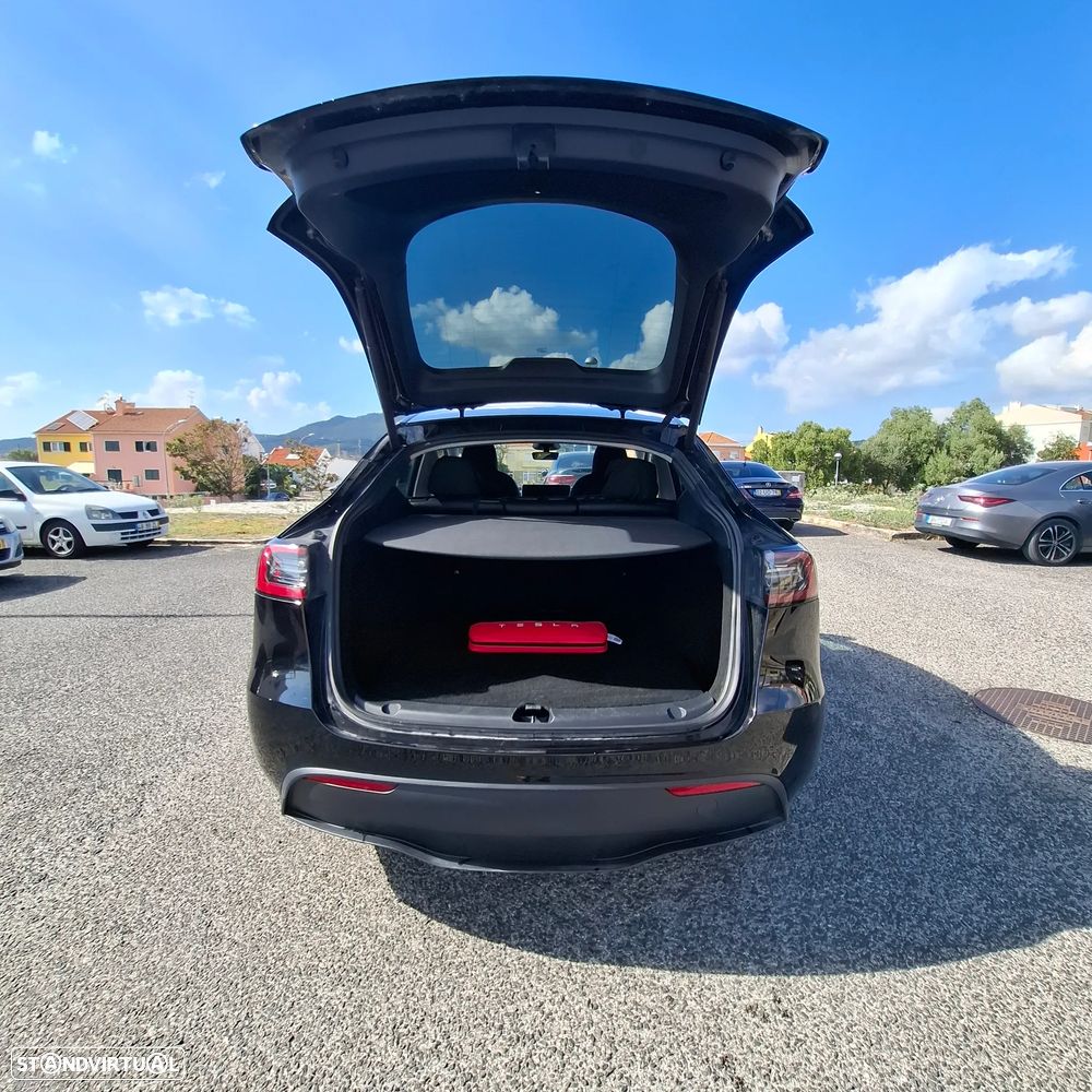 Tesla Model Y RWD - 8
