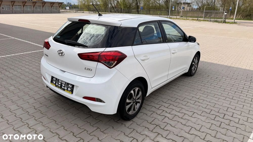Hyundai i20 1.1 CRDi Fresh - 9