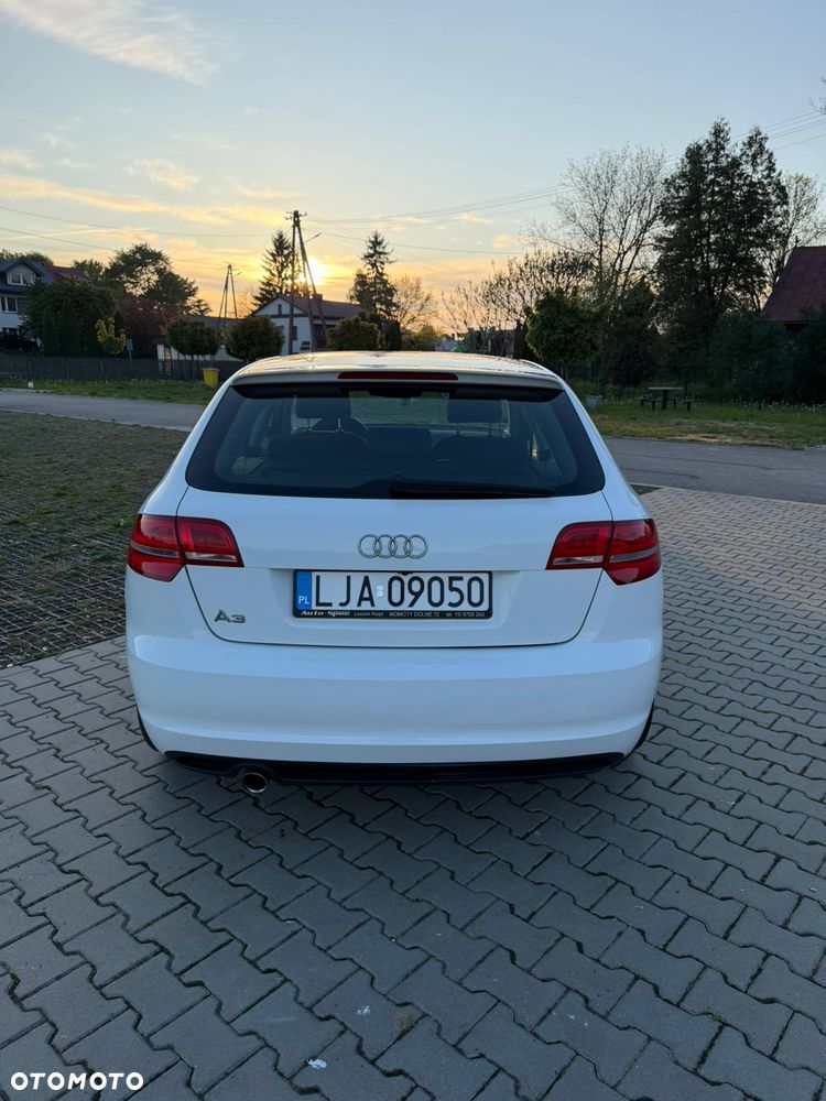 Audi A3 Sportback 1.6 TDI DPF Ambiente - 6