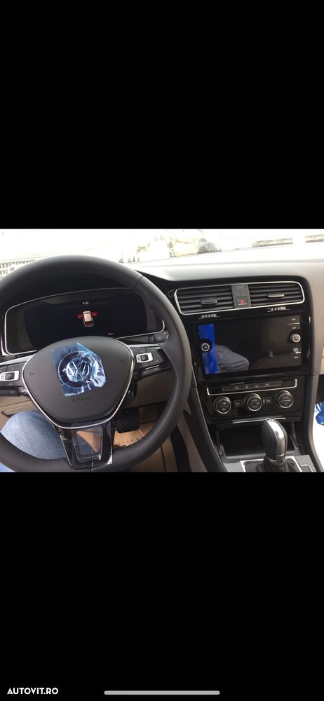 Volkswagen Golf - 17