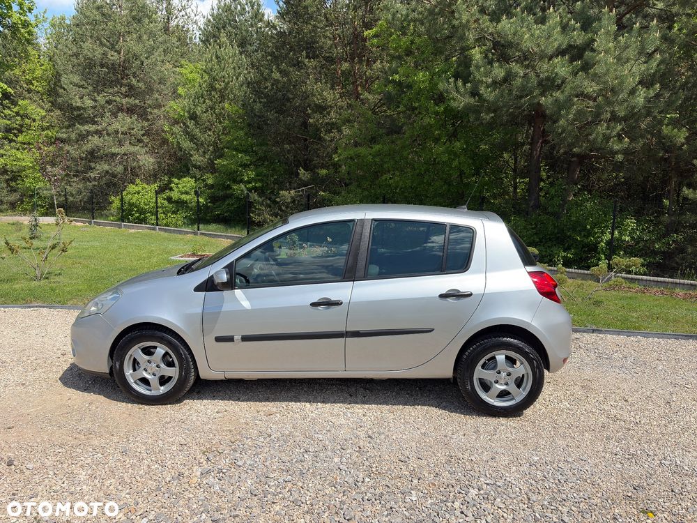 Renault Clio - 8