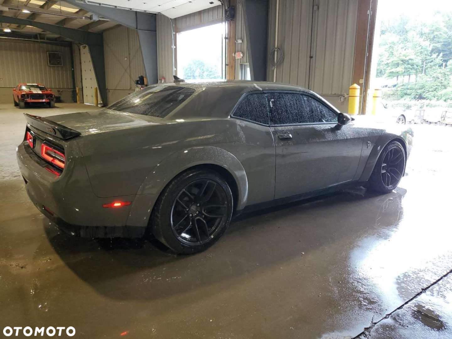 Dodge Challenger - 4
