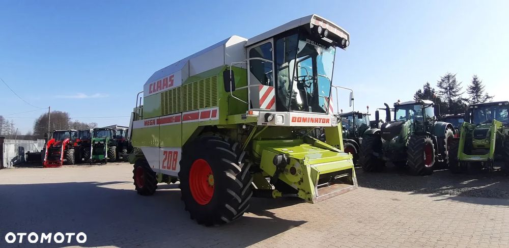 Claas Mega 208