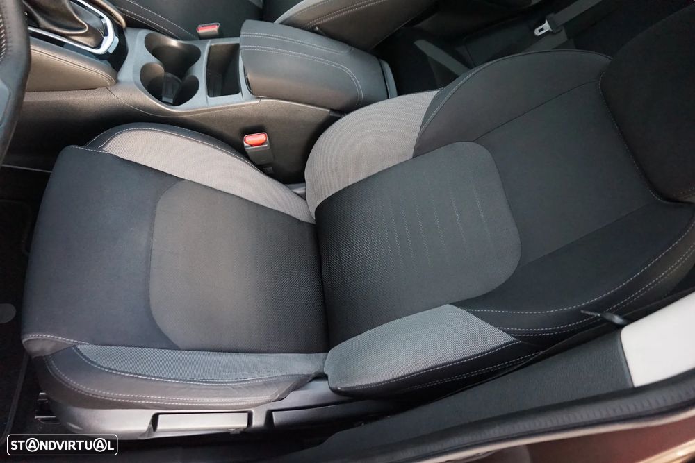 Nissan Qashqai 1.6 dCi N-Connecta 18 Xtronic - 37
