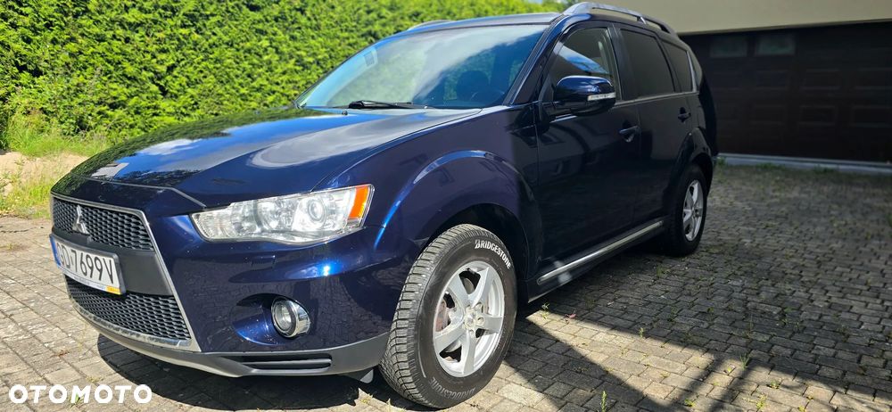 Mitsubishi Outlander - 1